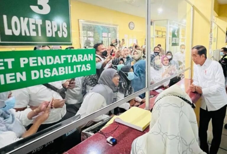 Jokowi Cek Pelayanan BPJS di RSUD Kota Pekanbaru