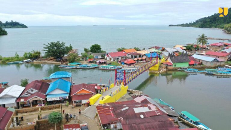 Kementerian PUPR Rampungkan Jembatan Gantung Sungai Pisang Kota Padang
