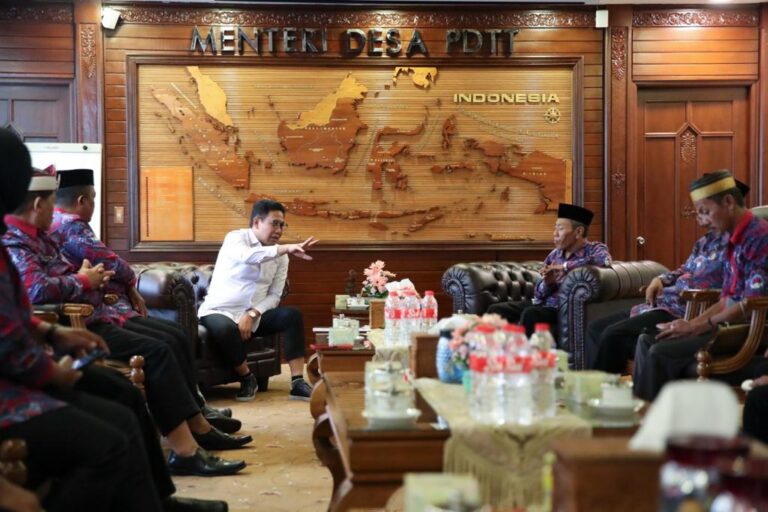 Temui Mendes, Perangkat Desa Curhat soal Status dan Kesejahteraan