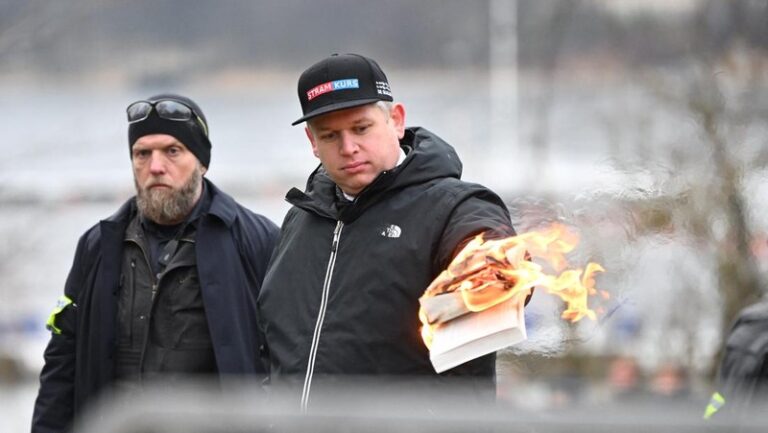 Pembakaran Alquran di Stockholm, DPR: Panggil Dubes Swedia!
