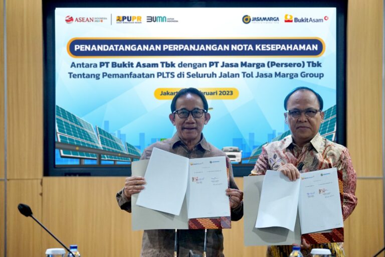 Jasa Marga dan Bukit Asam Lanjutkan Kolaborasi Pengembangan PLTS di Jalan Tol