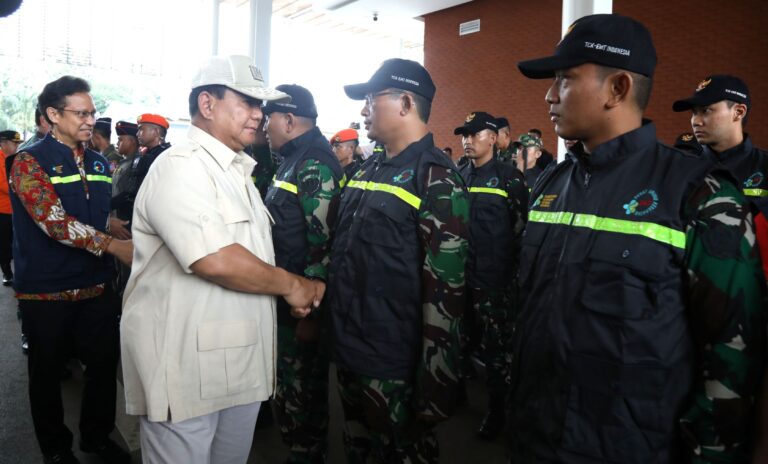 Momen Prabowo Lepas Bantuan Logistik ke Turki dan Suriah