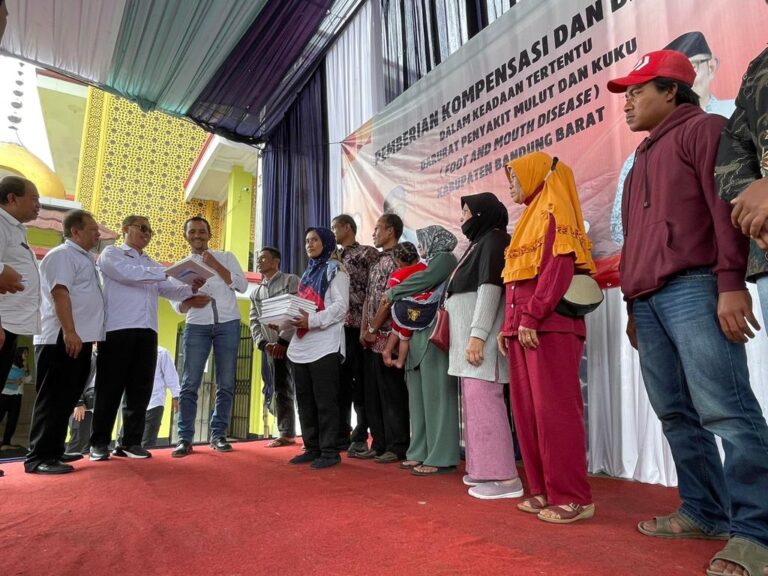 Peternak Terdampak PMK di Kabupaten Bandung Barat Kembali Terima Bantuan dari Kementan