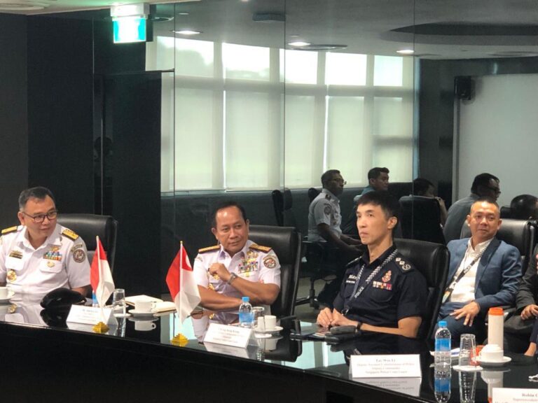 Kepala Bakamla Kunjungi Markas SPCG di Singapura