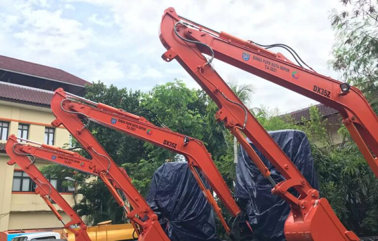 Tangani Banjir, DPUPR Depok Siapkan Rp 20 M untuk Belanja Alat Berat