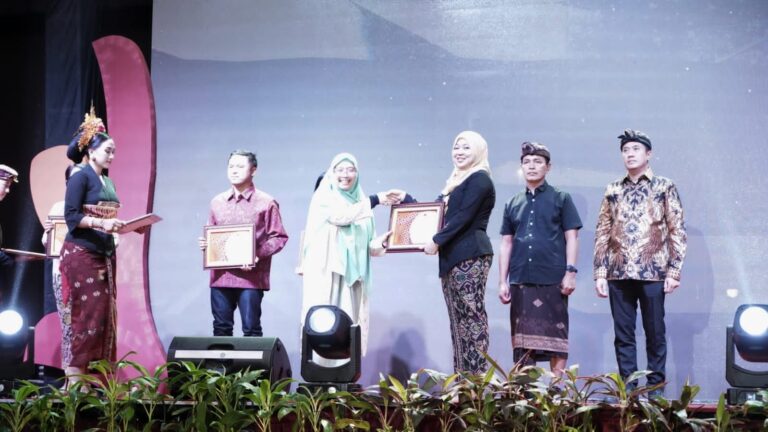 Jasa Marga Raih Penghargaan PR Indonesia Award 2023 Kategori BUMN Tbk Terpopuler