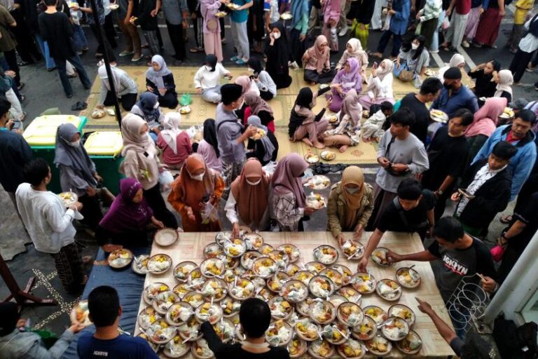 PKS: Larangan Bukber di Kalangan Pejabat Kontra Produktif