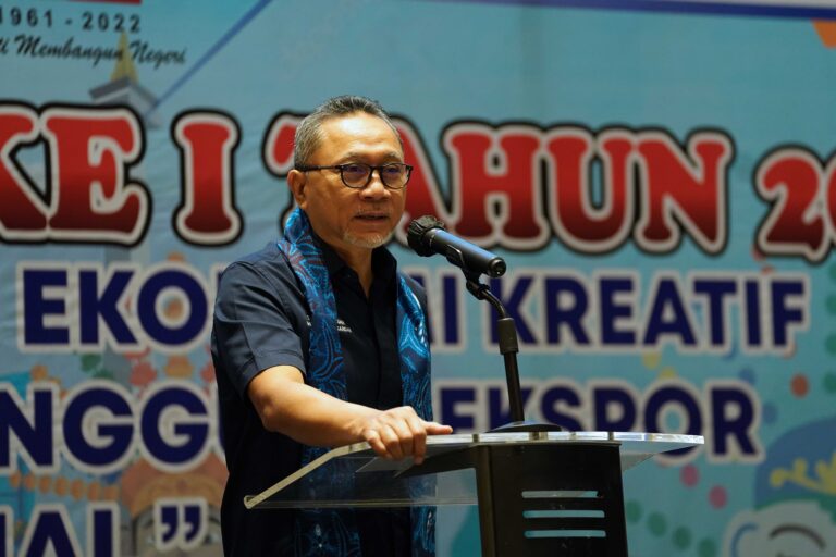 Dukung Eksportir, Zulhas: Lapor Jika Ada Hambatan