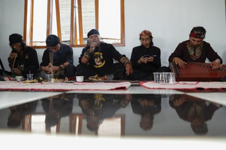 Keturunan Raja Sunda hingga Tokoh Adat Ingin Ganjar jadi Presiden