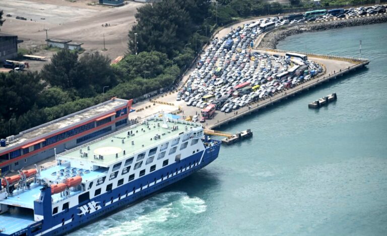 Merak ke Bakauheni, Menhub: Volume Kendaraan Terus Dikendalikan