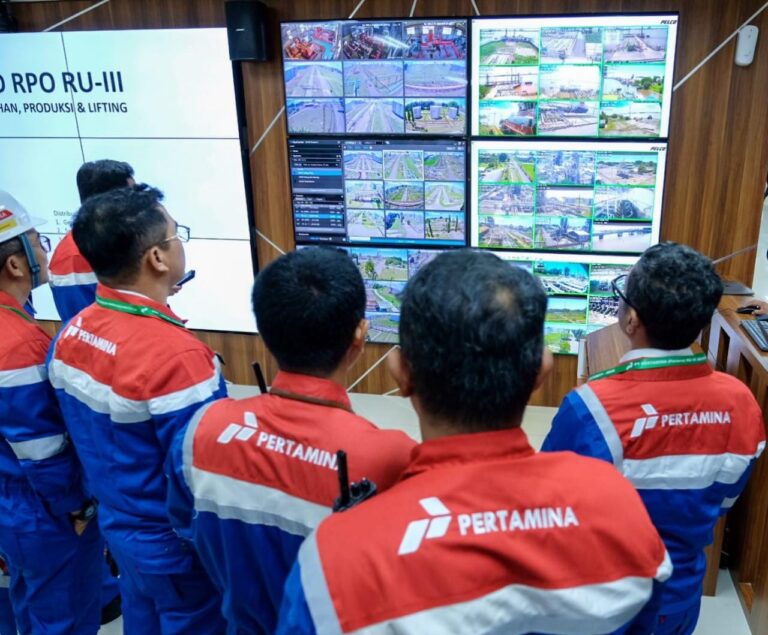 Jelang Lebaran, Komisaris dan Direksi Pertamina Tinjau Kesiapan Operasional Kilang Plaju