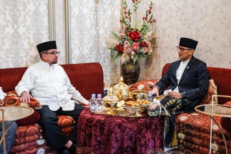 Momen Lebaran, Sandiaga Uno Kunjungi Ketua Majelis Syuro PKS