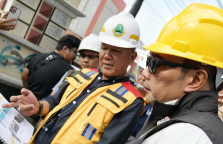 Kang Emil Pastikan Perbaikan Ruas Jalan di Cirebon Selesai Sebelum Lebaran