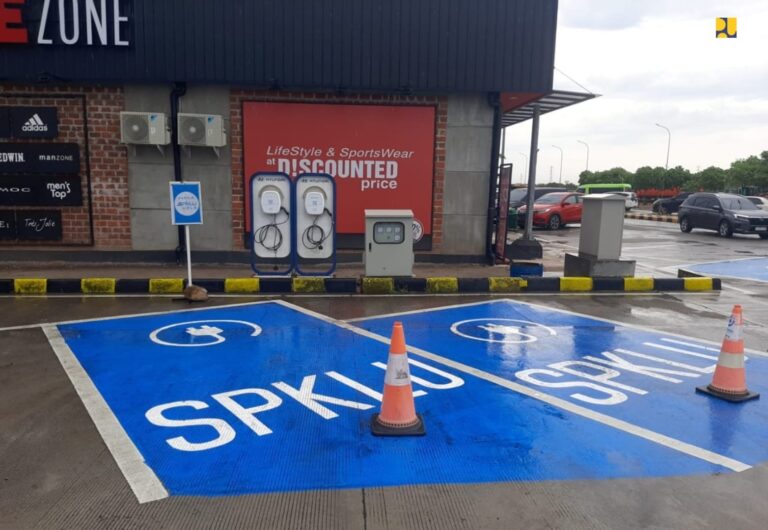 Kementerian PUPR dan BUJT Siapkan Charging Station di 14 Rest Area Jalan Tol
