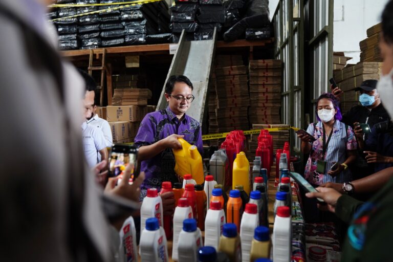 Kemendag Gerebek Produk Pelumas Ilegal Senilai Rp16,5 Miliar