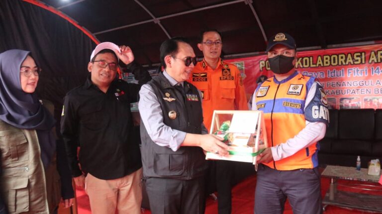 Layanani Pemudik Saat Malam Hari, Pj Bupati Bekasi Tambah Petugas Jaga