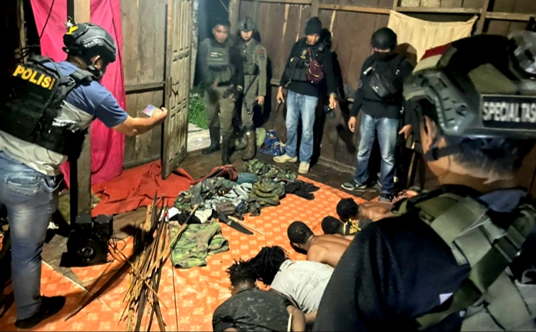 TNI-Polri Gerebek Markas KKB di Yahukimo, 9 Orang Ditangkap