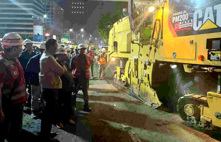 Pj Gubernur Heru Cek Perbaikan Jalan di Jakarta Jelang KTT ASEAN