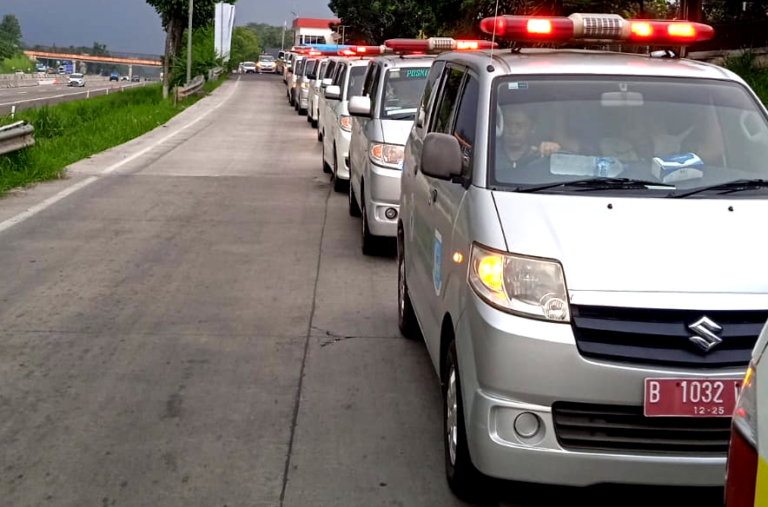 Evakuasi Korban Kecelakaan Bus Pariwisata, Pemkot Tangsel Kirim Belasan Ambulans ke Guci Tegal