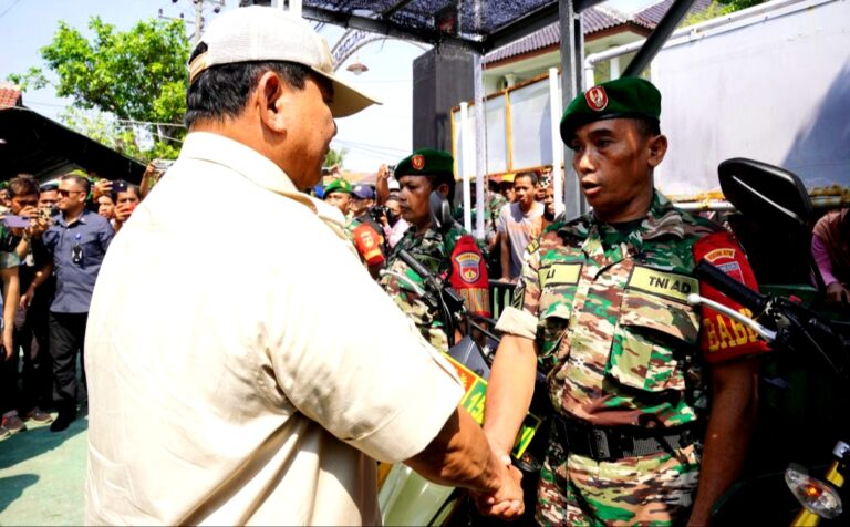 Bagikan 112 Motor ke Babinsa Pekalongan, Prabowo: Republik Kita Lahir dari Kekuatan Rakyat