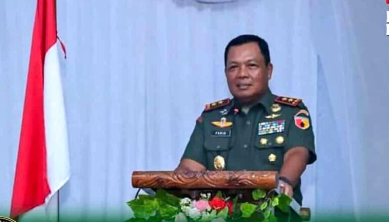 Pangdam V/Brawijaya Mayjen Farid Makruf Ajak Prajuritnya Senyum Teritorial