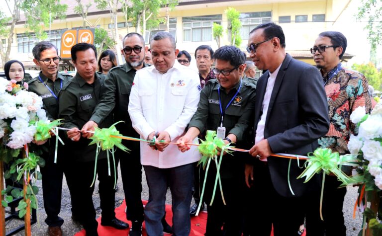 Buka Job Fair di Jambi, Wamenaker: Generasi Tangguh Siap Tembus Pasar Kerja