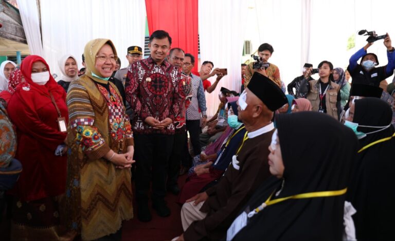 Mensos Risma Serukan Agar Semua Pihak Muliakan dan Rawat Lansia