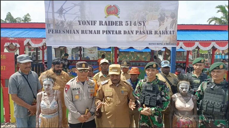 Satgas Yonif Raider 514 Kostrad Bangun Rumah Pintar, Bupati Nduga: Terimakasih TNI
