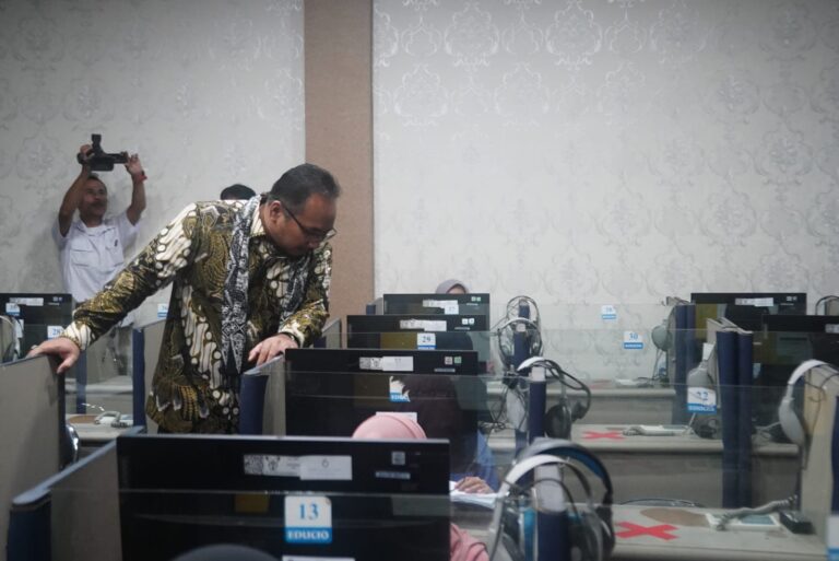Tinjau Pelaksanaan UM-PTKIN 2023, Menag: Terbuka bagi Semua Agama
