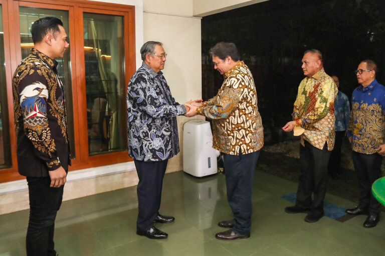 Silaturahmi ke Puri Cikeas, Golkar Buka Dialog dengan Demokrat