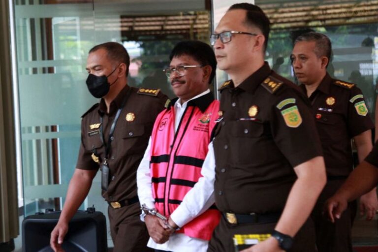 Ditahan Kejagung, Menkominfo jadi Tersangka Korupsi BTS 4G