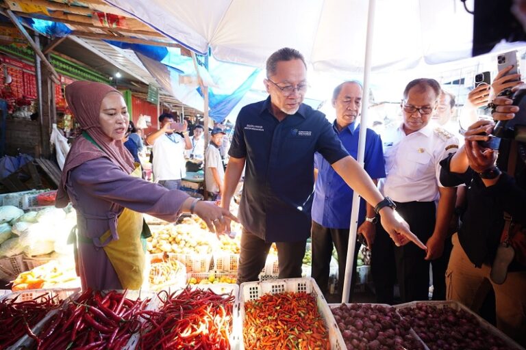 Zulhas: Harga Bapok di Indonesia Timur Stabil