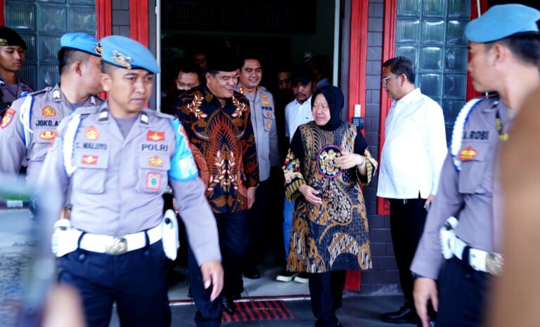 Kunjungi Korban Rudapaksa, Mensos Risma Imbau Para Ibu Lebih Perhatikan Anak