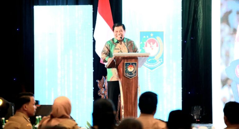 Sekjen Kemendagri Dorong Camat Sejahterakan Masyarakat Desa