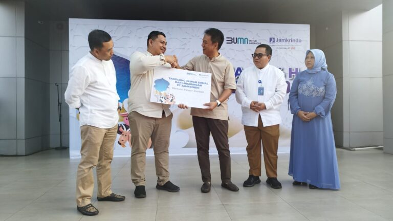 Jamkrindo Berbagi Kebahagian untuk Masyarakat di Perayaan Iduladha 1444 H