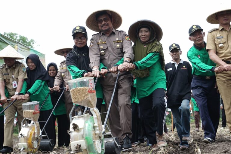 SYL Tanam Kedelai di Gunung Kidul untuk Penuhi Produksi Dalam Negeri