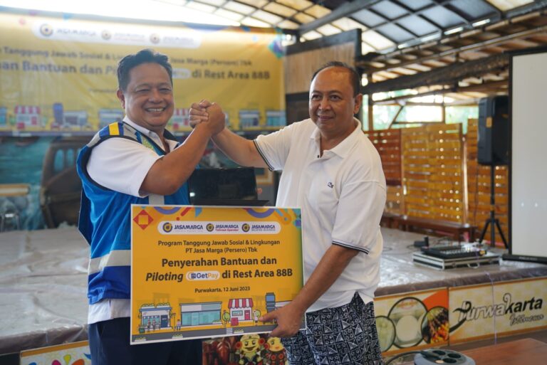 Jasa Marga Salurkan Bantuan Sekaligus Sosialisasikan “GetPay” untuk UMKM Binaan