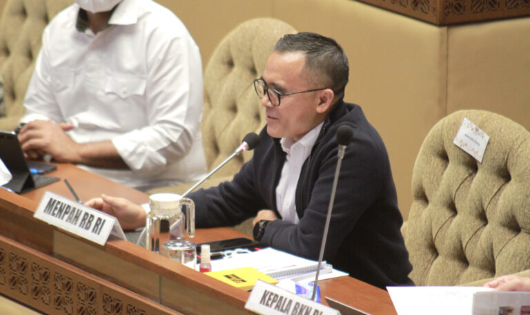 Rapat Komisi II, Menpan RB Diminta Laporkan Data Tenaga Honorer