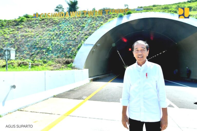 Presiden Jokowi Apresiasi Peningkatan Aktivitas di Bandara Internasional Kertajati