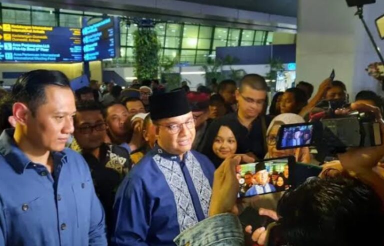 Jemput Anies Pulang Haji, AHY Harap Umumkan Nama Cawapres