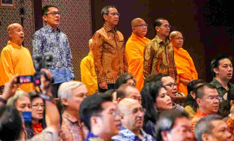 Pj. Gubernur Heru Sebut Momentum Waisak Jadi Refleksi Amalkan Kebajikan dan Jaga Persatuan di Jakarta