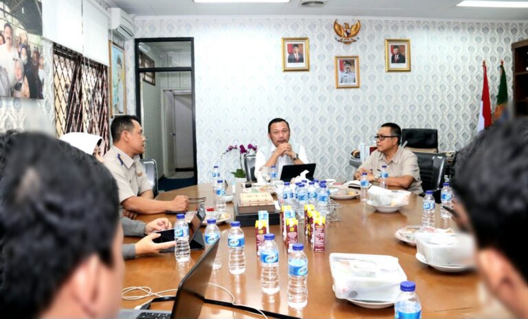 BPN Depok Serahkan 35 Sertifikat Aset Milik Pemkot Tepat di Momen Hari Kemerdekaan RI ke-78