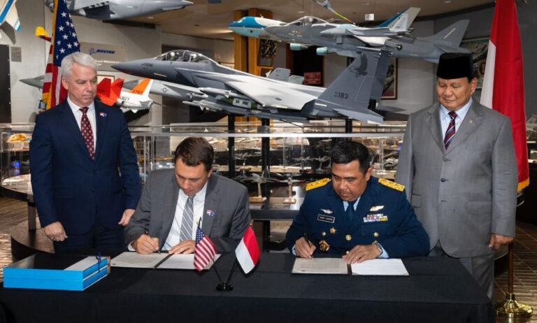 Menhan Prabowo Perkuat TNI dengan Pembelian 24 Pesawat Tempur F-15EX Baru dari AS