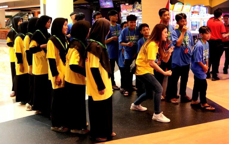 Hadirkan Youtuber Ternama, Timezone Indonesia Ajak 20 Anak Panti Bermain di Margo City Depok
