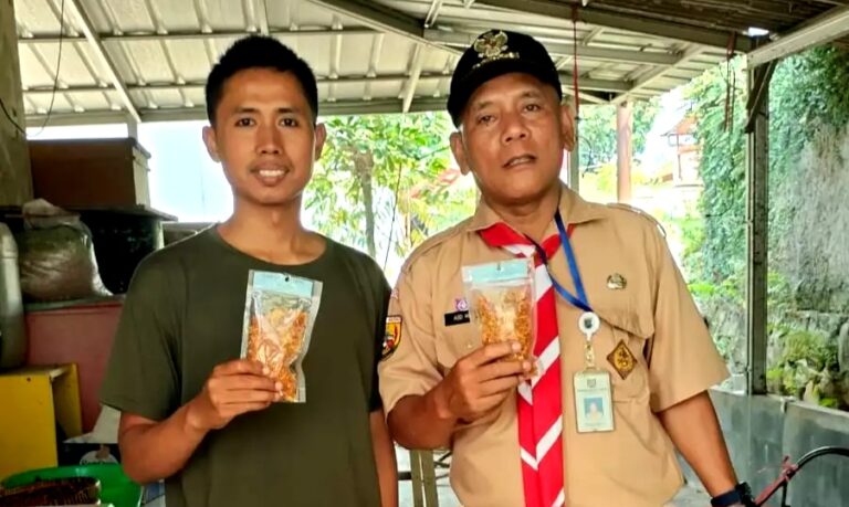 Hanya Berjualan Bawang Goreng di Tik Tok, Warga Depok Ini Peroleh Cuan Jutaan Per Hari