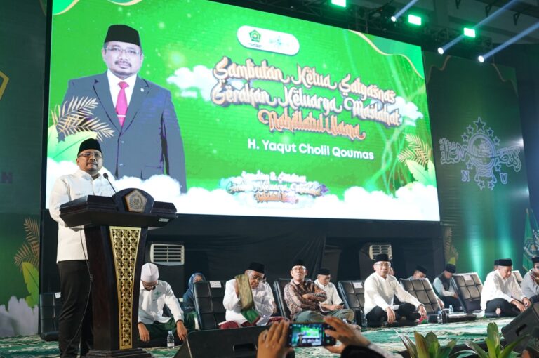 Bersama Ribuan Kader Resmikan GKMNU Jabar, Menag: Membangun Peradaban Dimulai dari Keluarga