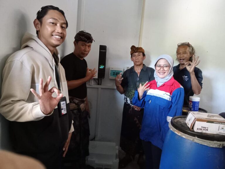 Wujudkan Sistem Pengelolaan Sampah yang Lebih Baik, Pertamina Hadirkan PLTS di TPS3R Desa Adat