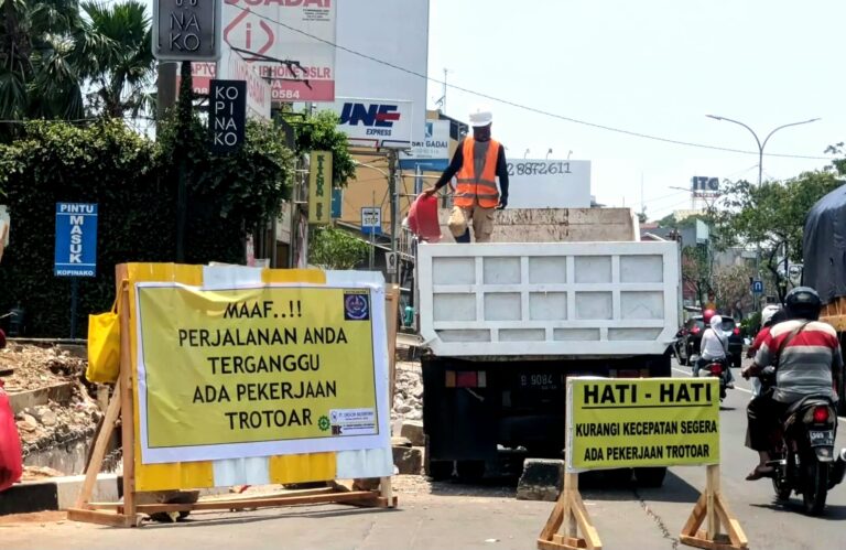 Anggarkan Rp 17 Miliar, Pemkot Depok Lanjutkan Penataan Trotoar Jalan Margonda
