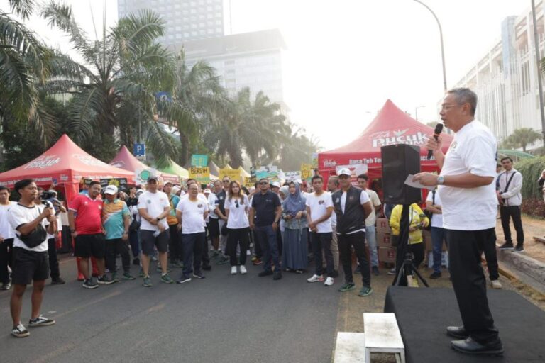 Peringati World Cleanup Day, Benyamin Davnie Ajak Masyarakat Pilah Sampah dari Rumah