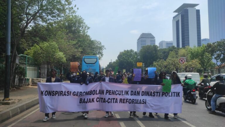 MK Kabulkan Uji Materiil Batas Usia Capres-Cawapres, FMD: Masyarakat Indonesia Kena Prank